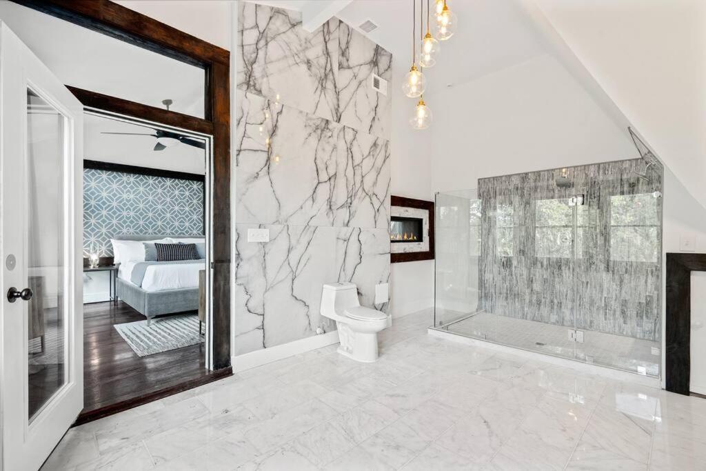 Apartment Luxury Escape In Dc, With A Private Deck! Parking Included *