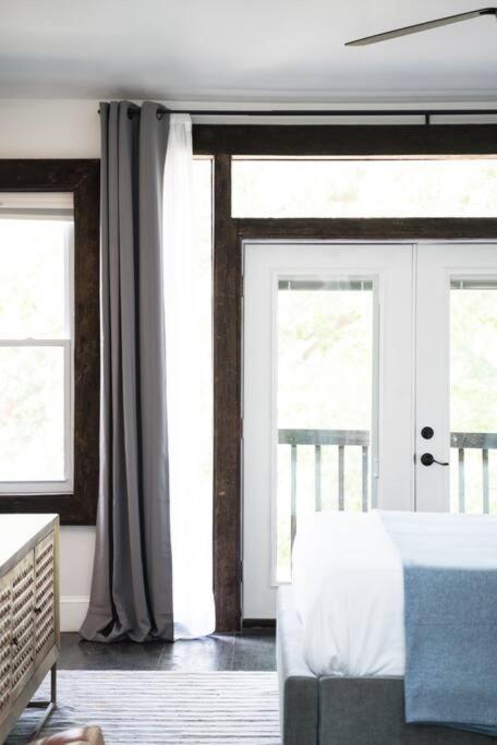 Luxury Escape In Dc, With A Private Deck! Parking Included
