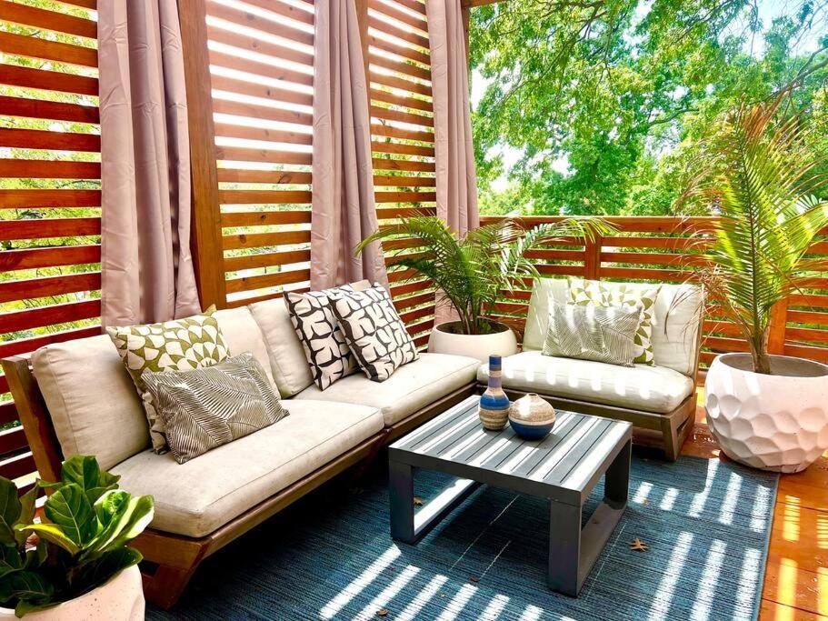 Luxury Escape In Dc, With A Private Deck! Parking Included