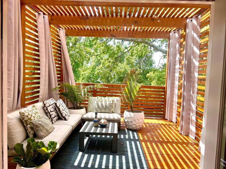 Luxury Escape In Dc, With A Private Deck! Parking Included *