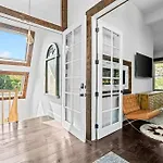 Luxury Escape In Dc, With A Private Deck! Parking Included